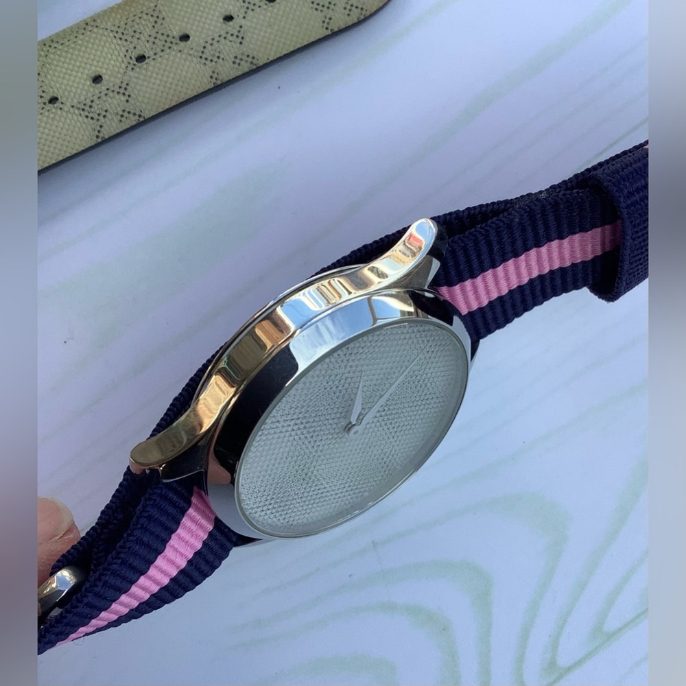 Authentic GUCCI ladies wristwatch ๐๐ - Picture 6 of 12